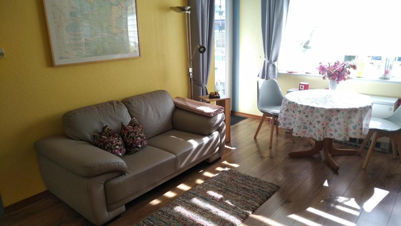 Haus Tertius - Strand- und hafennahe ruhige Ferienwohnung Büsum Exterior foto